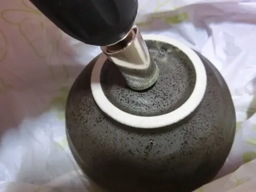 【DIY】茶碗に綺麗に底穴を開けて植木鉢に変える